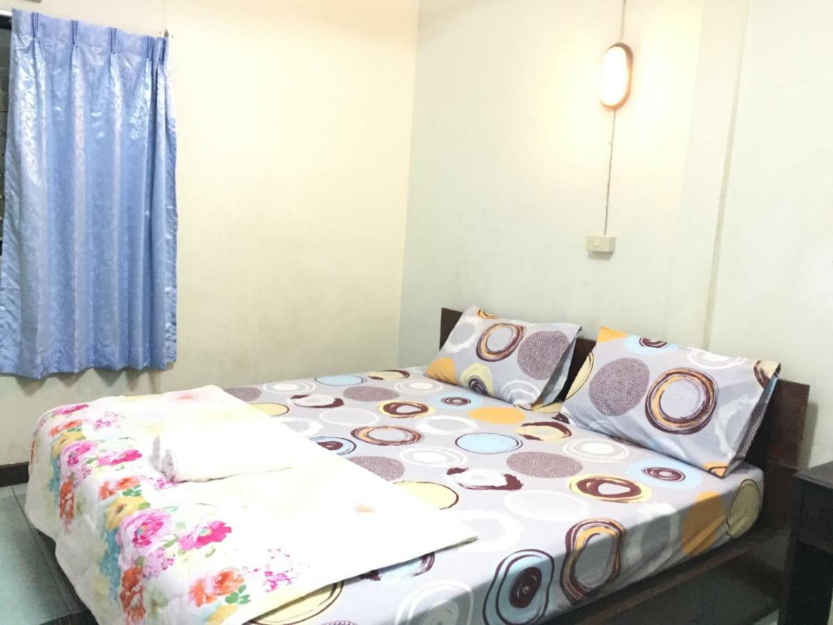 Nat 2 Guest House Bangkok Esterno foto