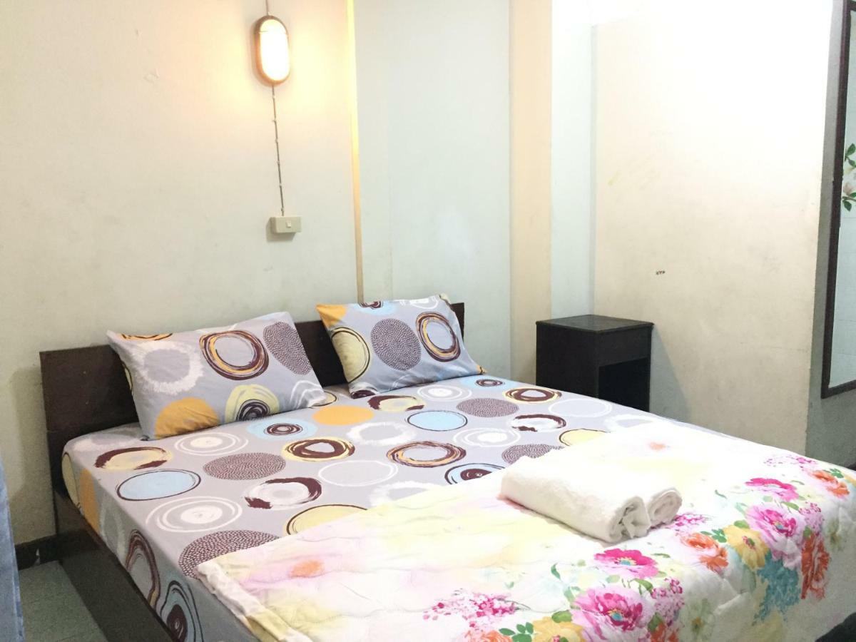 Nat 2 Guest House Bangkok Esterno foto